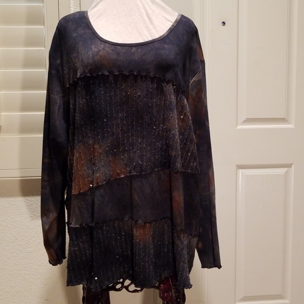 Long-sleeved Top